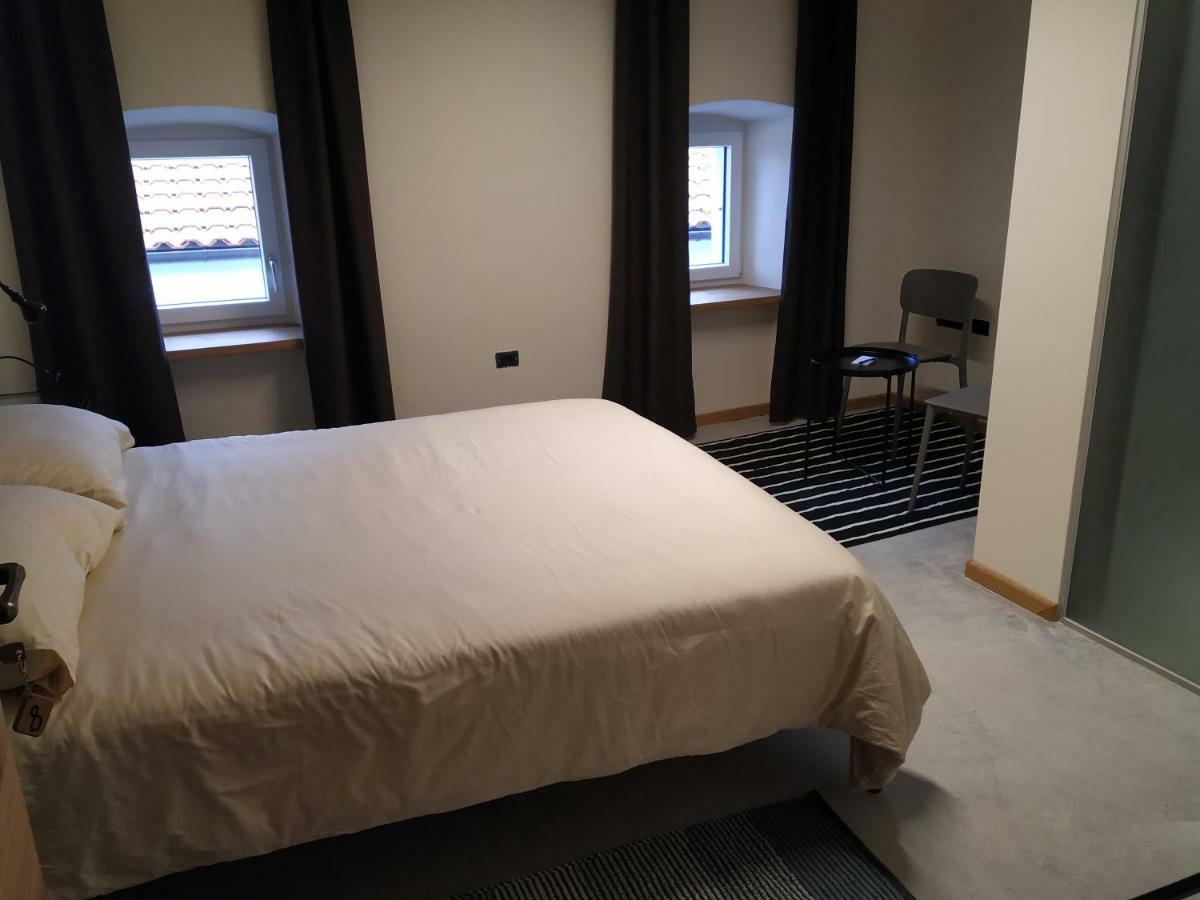 Ajdovščina B & W Kriz Bed & Breakfast エクステリア 写真