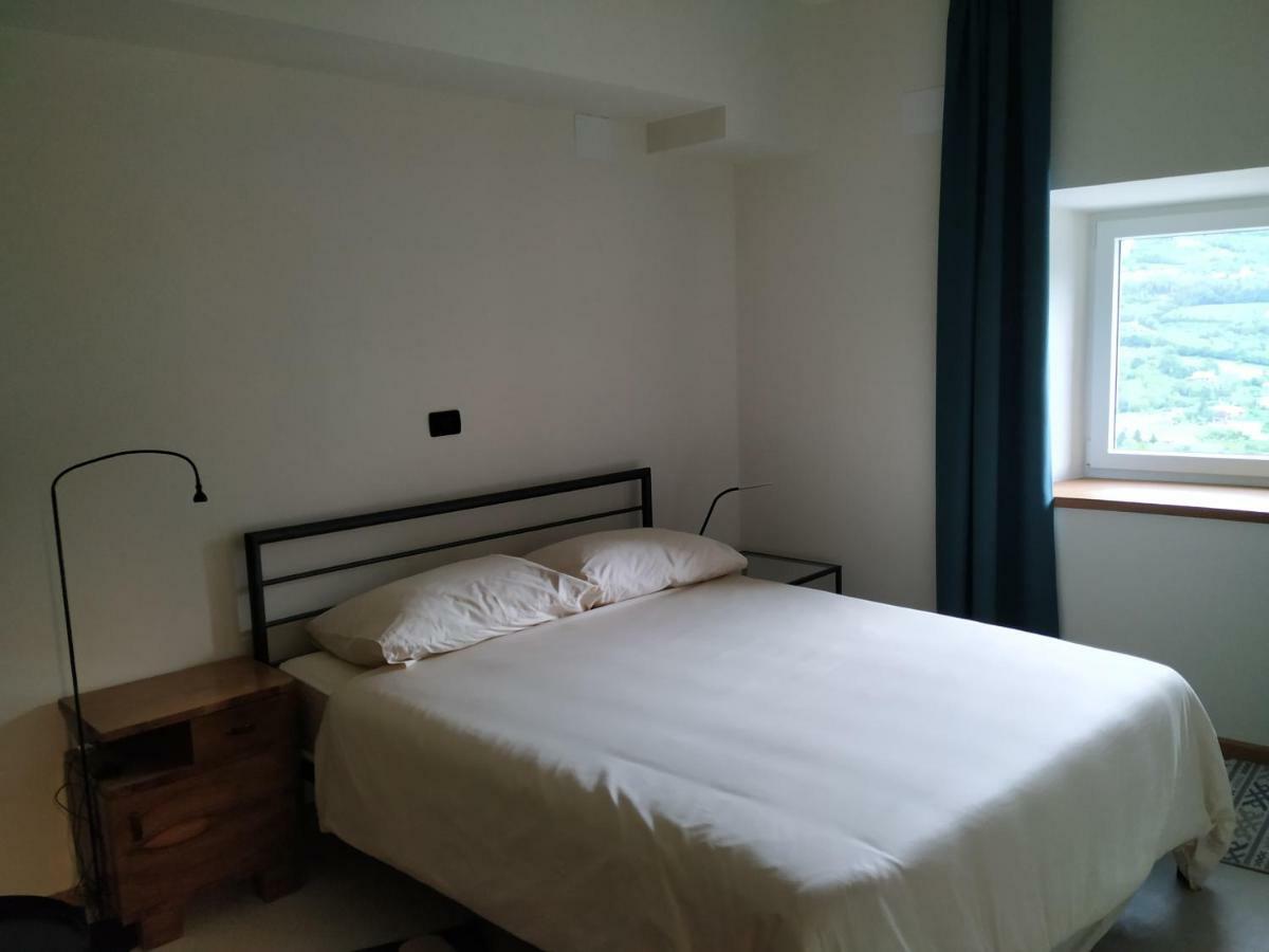 Ajdovščina B & W Kriz Bed & Breakfast エクステリア 写真